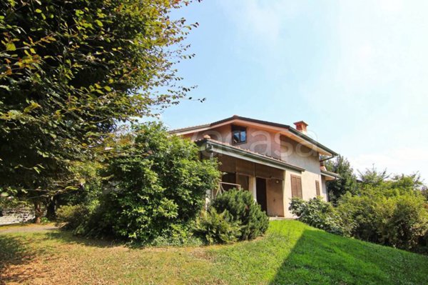 casa indipendente in vendita a Cogliate in zona Cascina Nuova