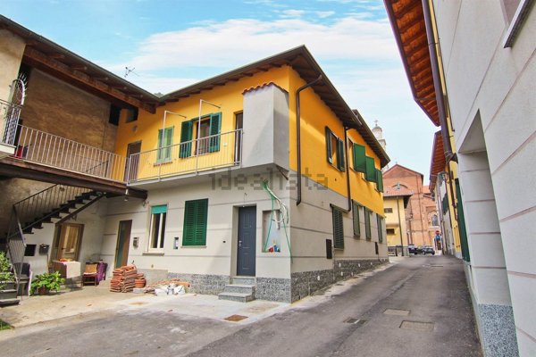 appartamento in vendita a Cogliate in zona Cascina Nuova