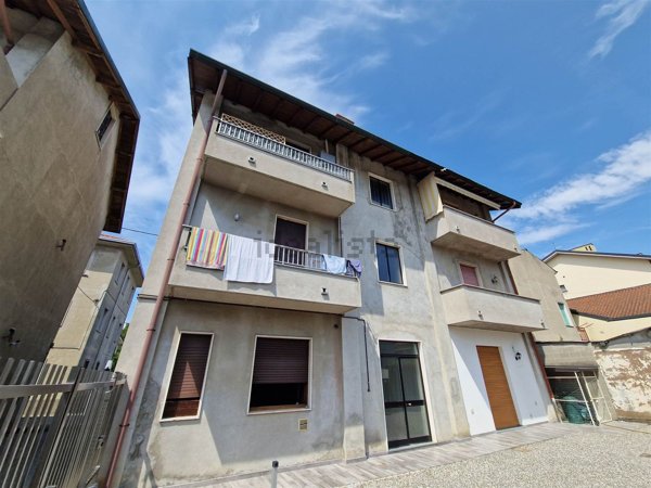 appartamento in vendita a Cogliate in zona Cascina Nuova