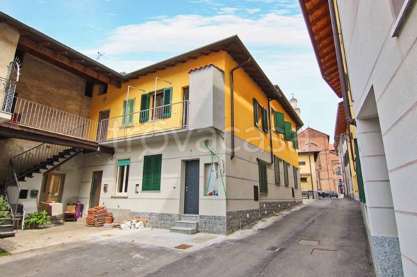 appartamento in vendita a Cogliate in zona Cascina Nuova