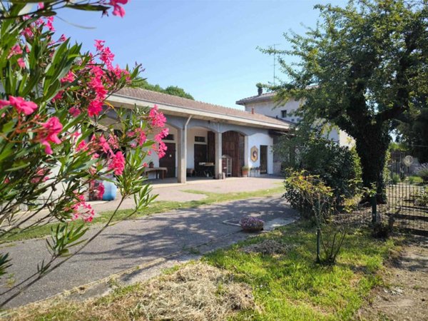casa indipendente in vendita a Cogliate