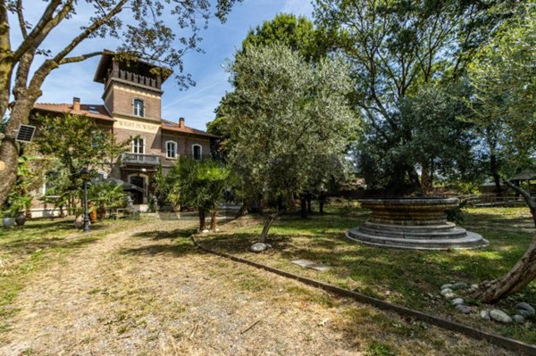 casa indipendente in vendita a Cogliate
