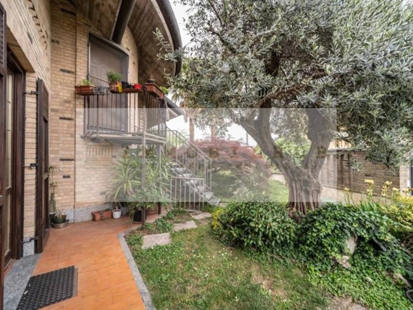 casa indipendente in vendita a Cogliate