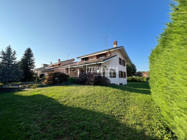 casa indipendente in vendita a Cogliate in zona Cascina Nuova