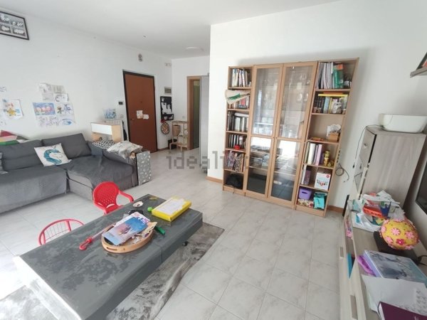 appartamento in vendita a Cogliate in zona Cascina Nuova