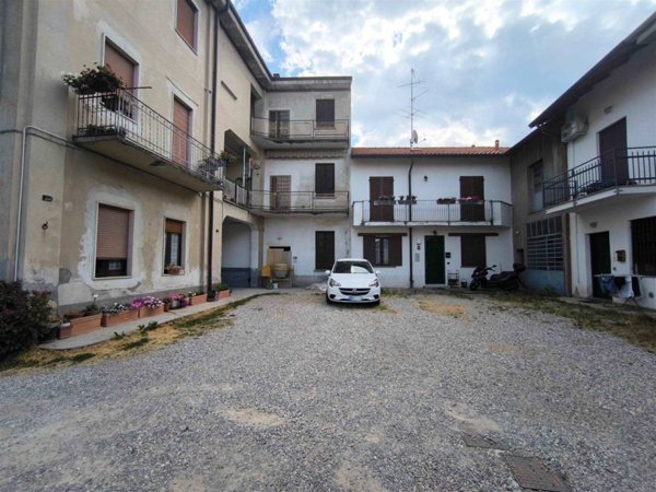 appartamento in vendita a Cogliate in zona Cascina Nuova