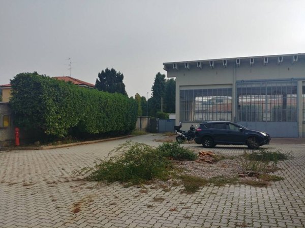locale commerciale in vendita a Concorezzo