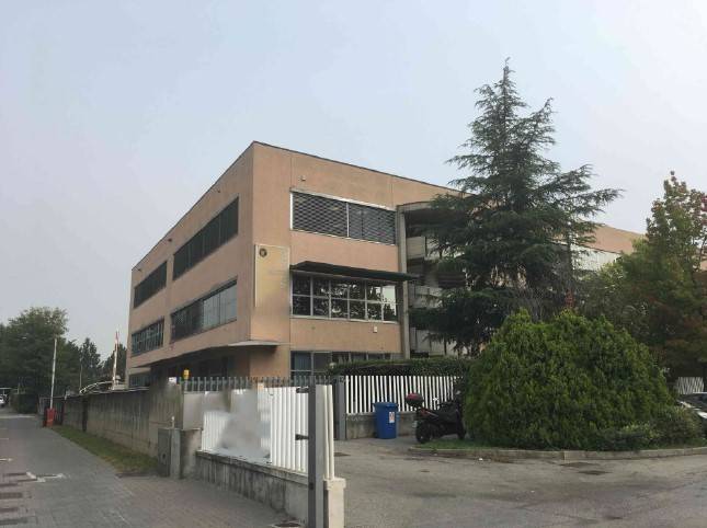 locale commerciale in vendita a Concorezzo