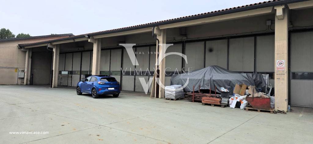locale commerciale in vendita a Concorezzo