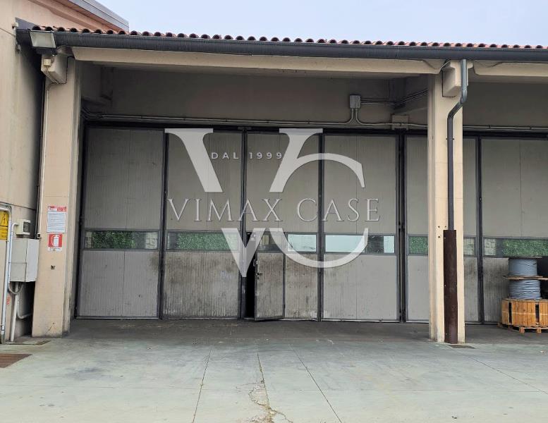 locale commerciale in vendita a Concorezzo