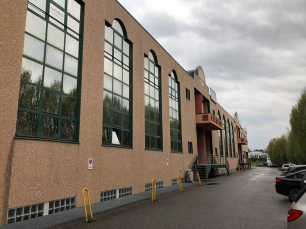 negozio in vendita a Concorezzo