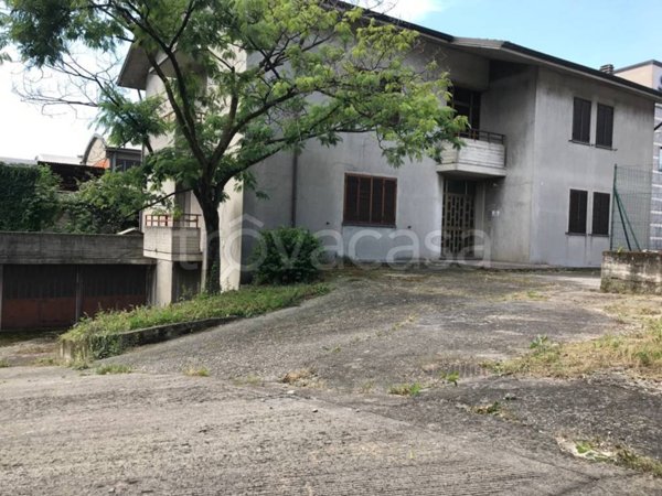 casale in vendita a Concorezzo in zona Rancate