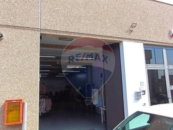 locale commerciale in vendita a Concorezzo