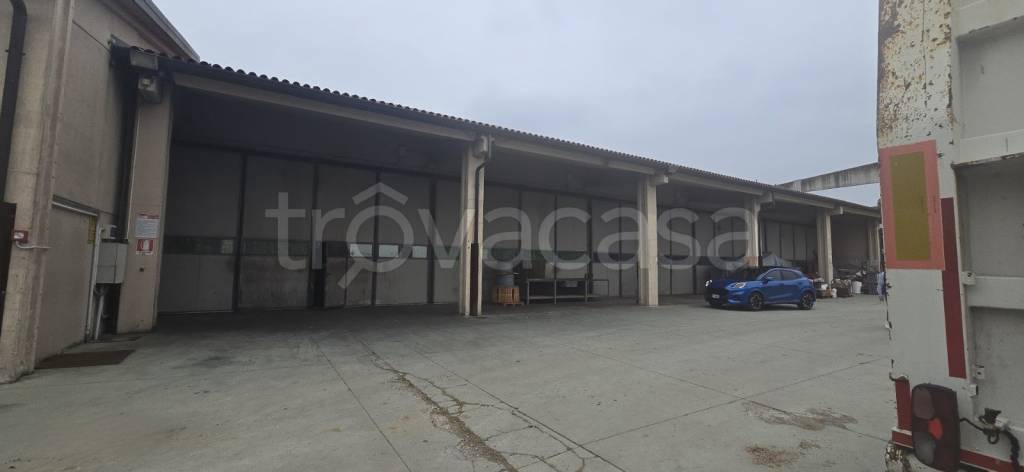 locale commerciale in vendita a Concorezzo
