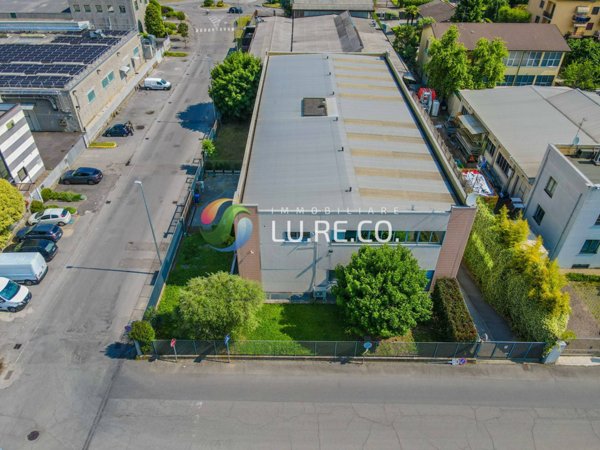 capannone in vendita a Concorezzo