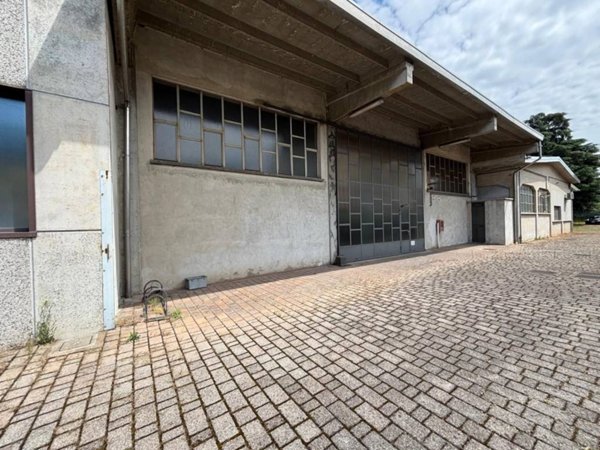 locale commerciale in vendita a Concorezzo
