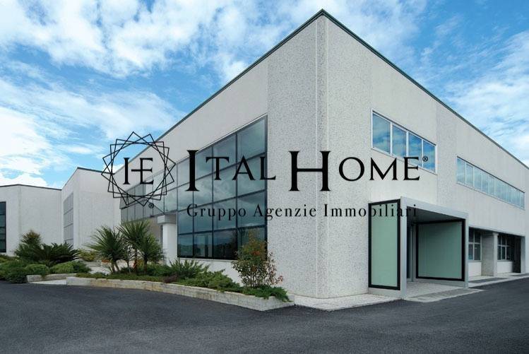 locale commerciale in vendita a Concorezzo