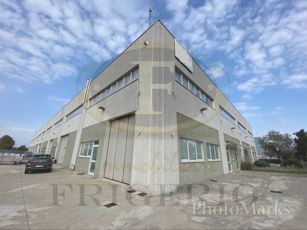 locale commerciale in vendita a Concorezzo