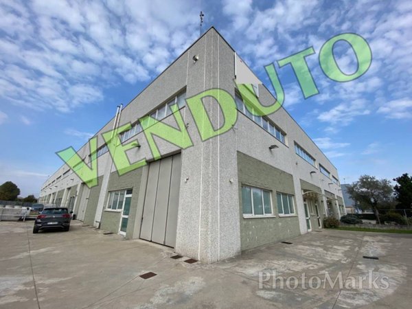 locale commerciale in vendita a Concorezzo