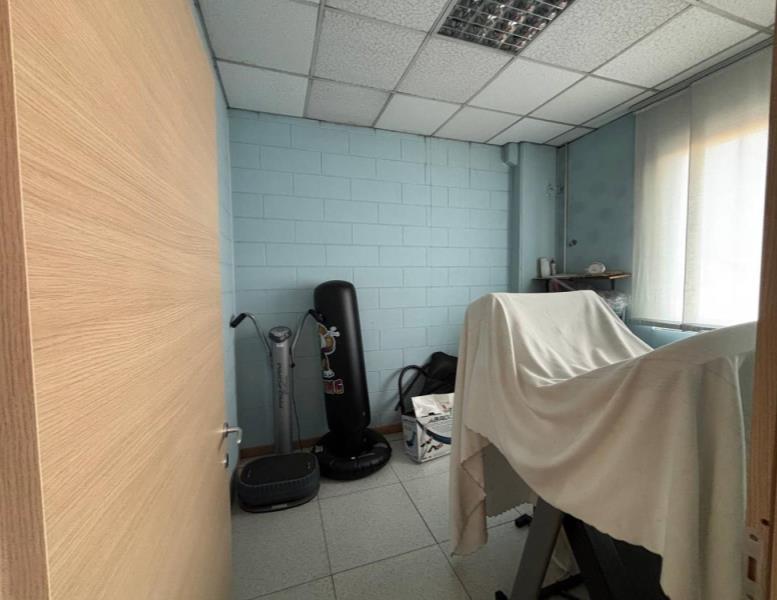 locale commerciale in vendita a Concorezzo