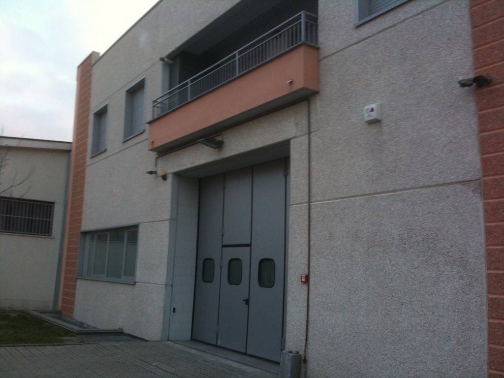 locale commerciale in vendita a Concorezzo