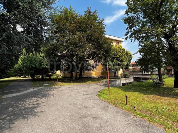 negozio in vendita a Concorezzo