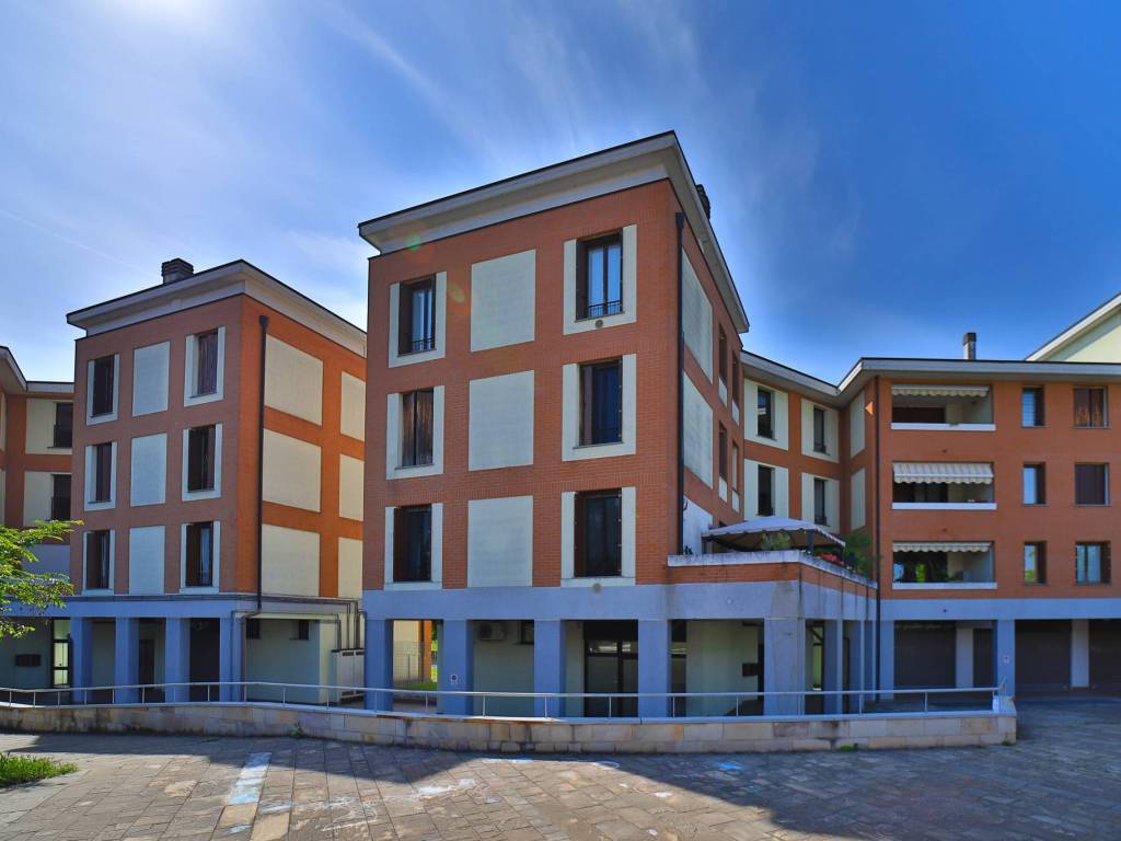 negozio in vendita a Concorezzo