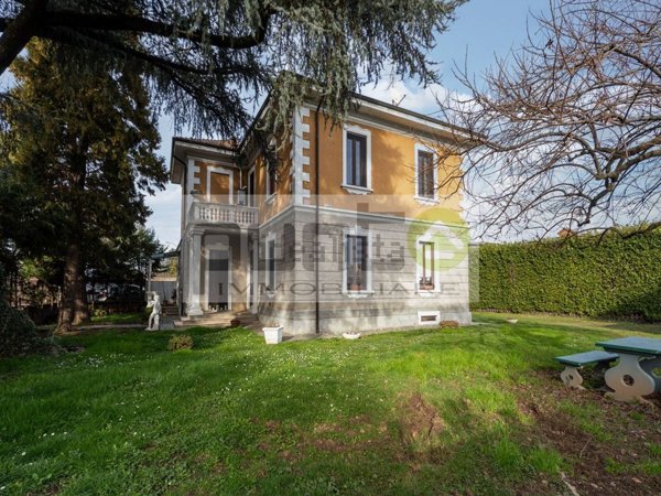 appartamento in vendita a Concorezzo in zona Rancate