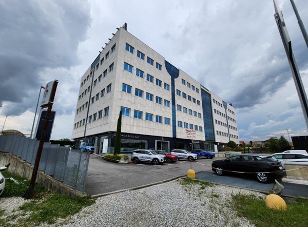 ufficio in vendita a Concorezzo in zona Rancate