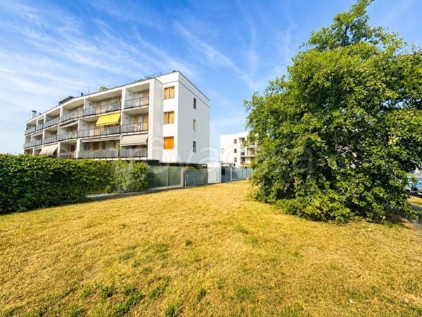 appartamento in vendita a Concorezzo in zona Rancate