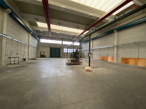 locale commerciale in vendita a Concorezzo in zona Rancate