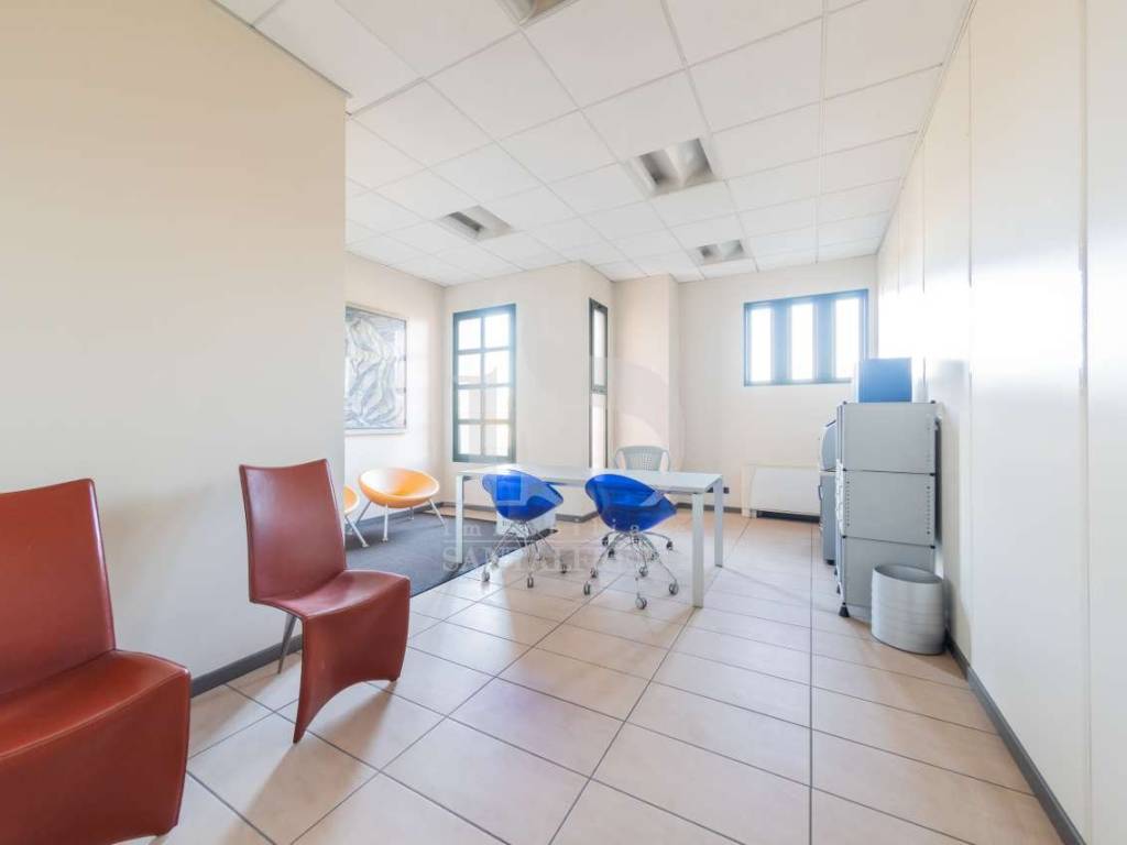 ufficio in vendita a Concorezzo in zona Rancate