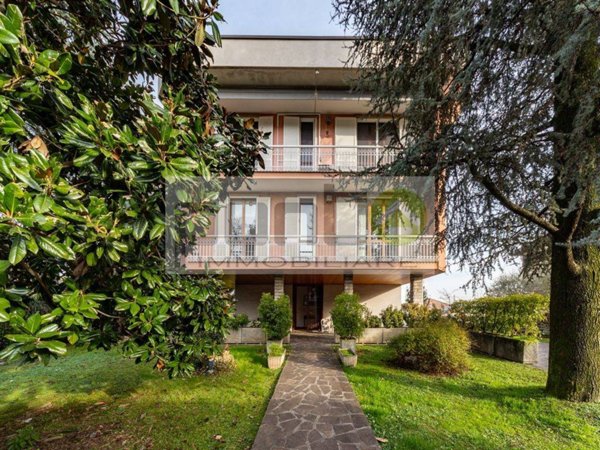 appartamento in vendita a Concorezzo in zona Rancate