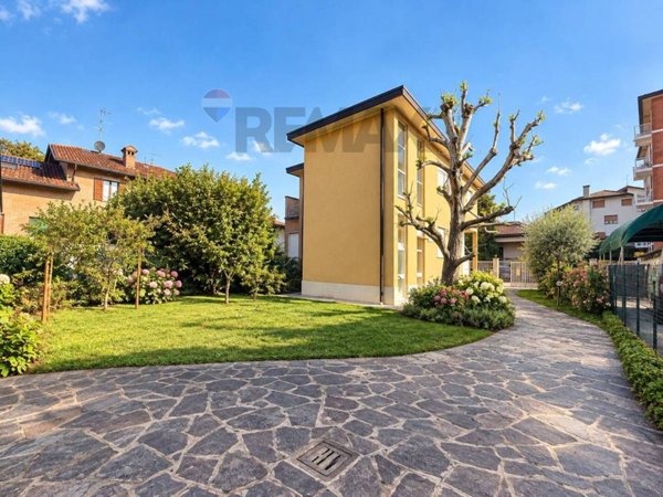 appartamento in vendita a Concorezzo in zona Rancate