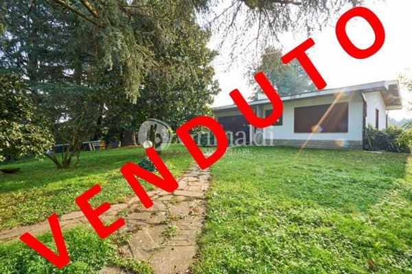 casa indipendente in vendita a Correzzana