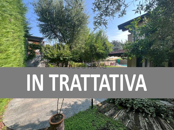 casa indipendente in vendita a Correzzana