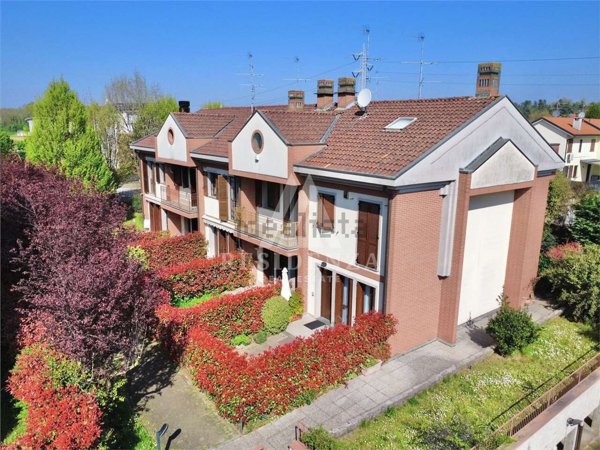 casa indipendente in vendita a Correzzana