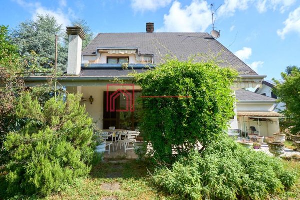 casa indipendente in vendita a Correzzana