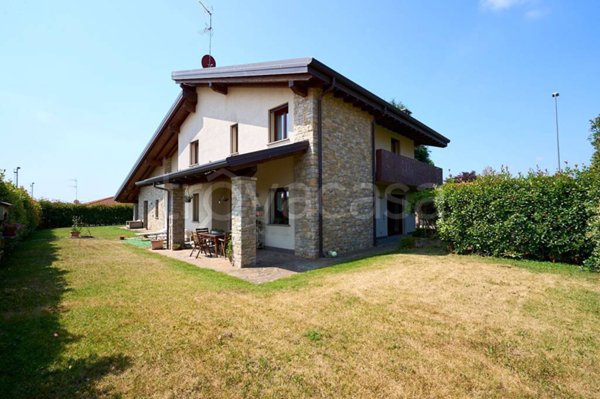 casa indipendente in vendita a Correzzana