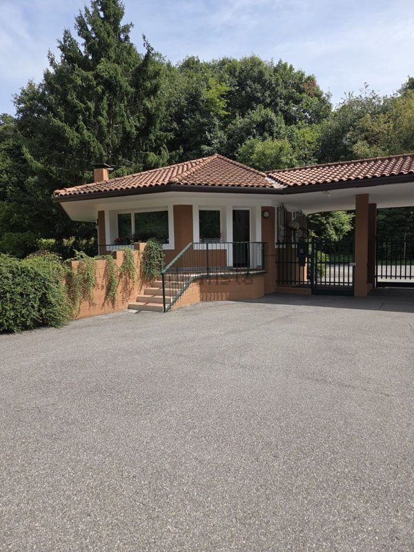 casa indipendente in vendita a Correzzana
