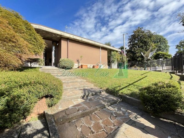 casa indipendente in vendita a Correzzana