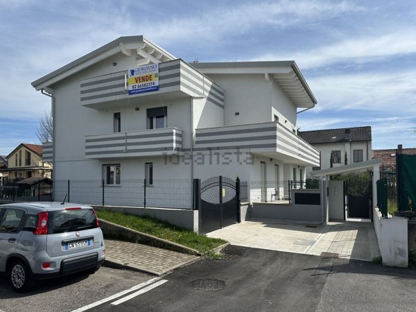 appartamento in vendita a Correzzana
