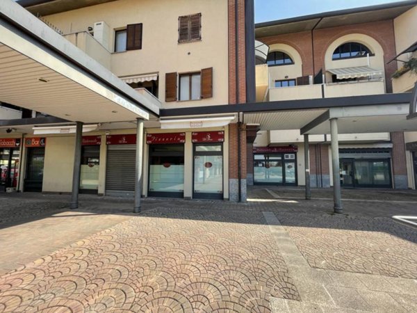negozio in vendita a Correzzana