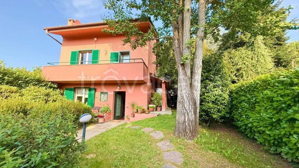 casa indipendente in vendita a Correzzana