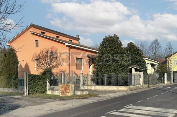 casa indipendente in vendita a Correzzana