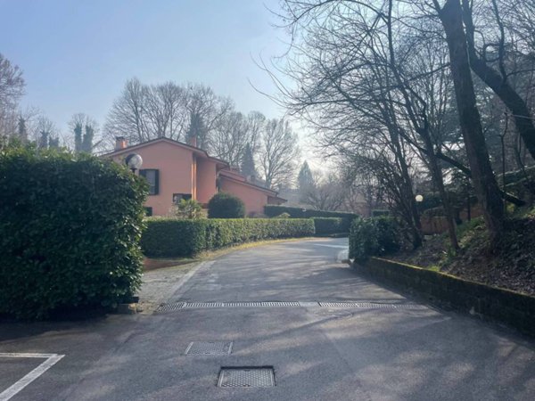 casa indipendente in vendita a Correzzana