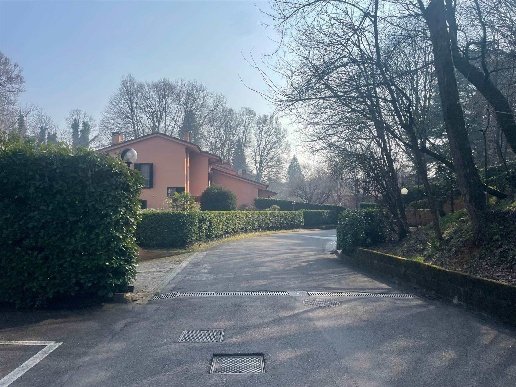 casa indipendente in vendita a Correzzana