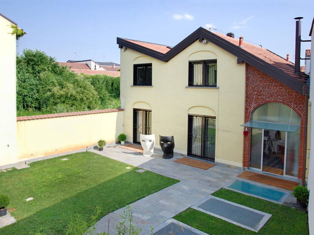 casa indipendente in vendita a Desio