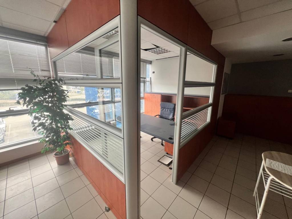 ufficio in vendita a Desio