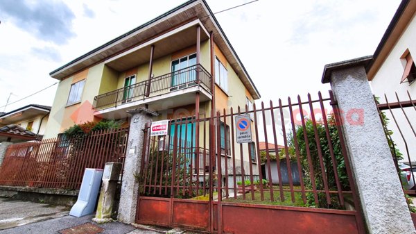casa indipendente in vendita a Desio